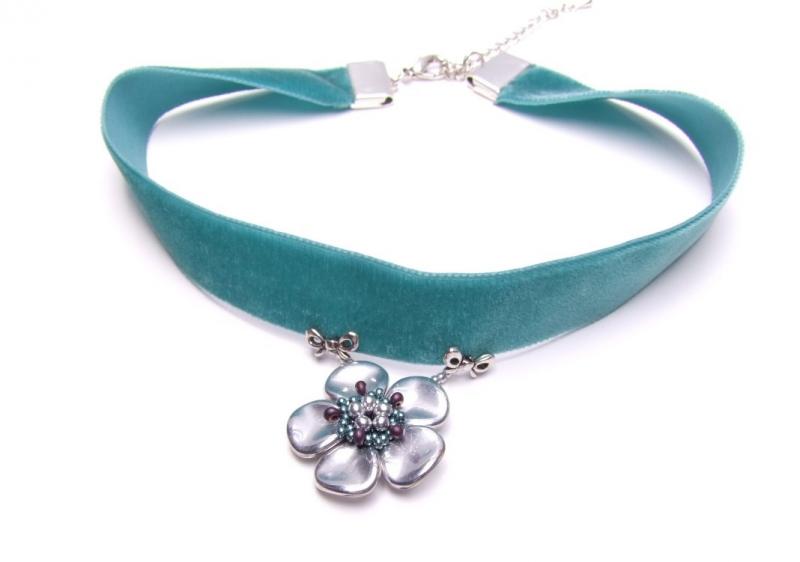 Kropfband Blume
